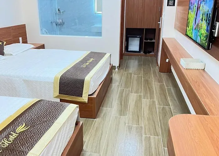 Le Tam E678 Hotel 3*